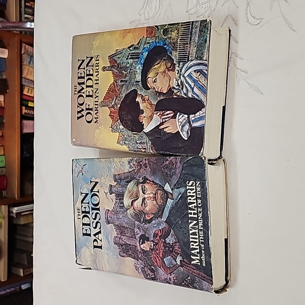 2 Vintage books Marilyn Harris Old Books Country style Decorating Books